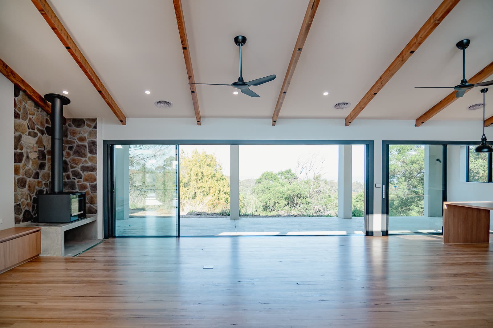 Comfort & Bright - Image 13