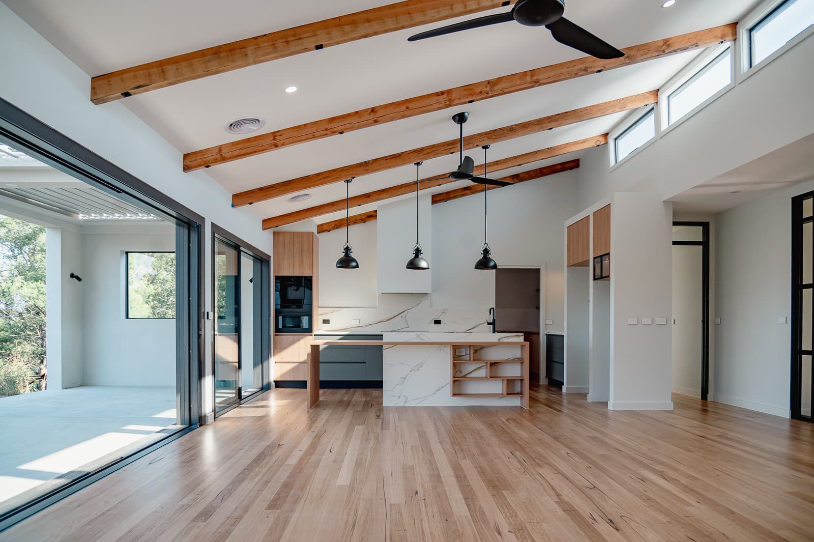 Comfort & Bright - Image 14