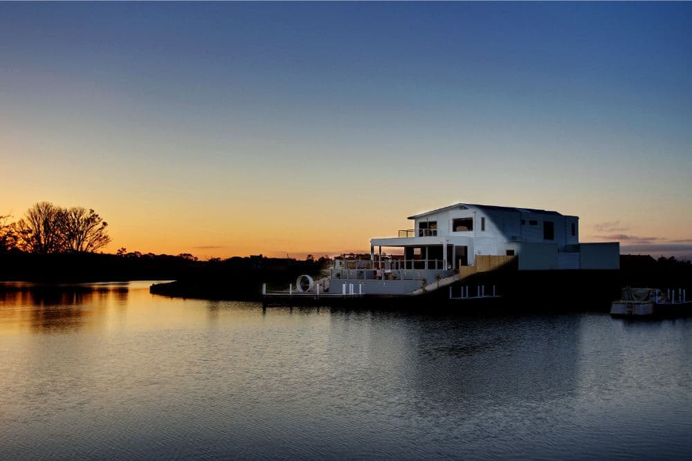 Semi-Commercial with 360° Water Views - Image 2