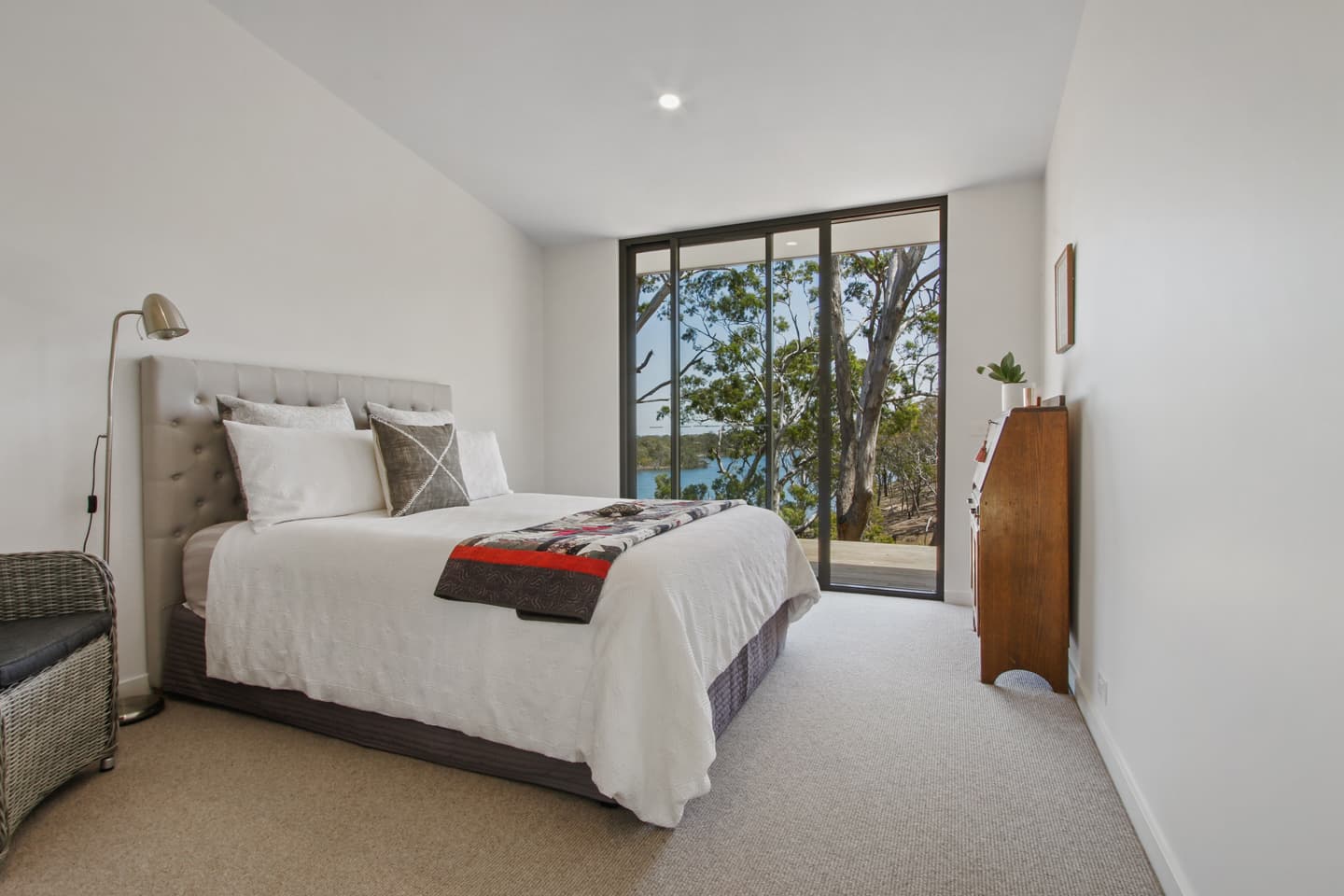 Magnum with Water Views - Image 16