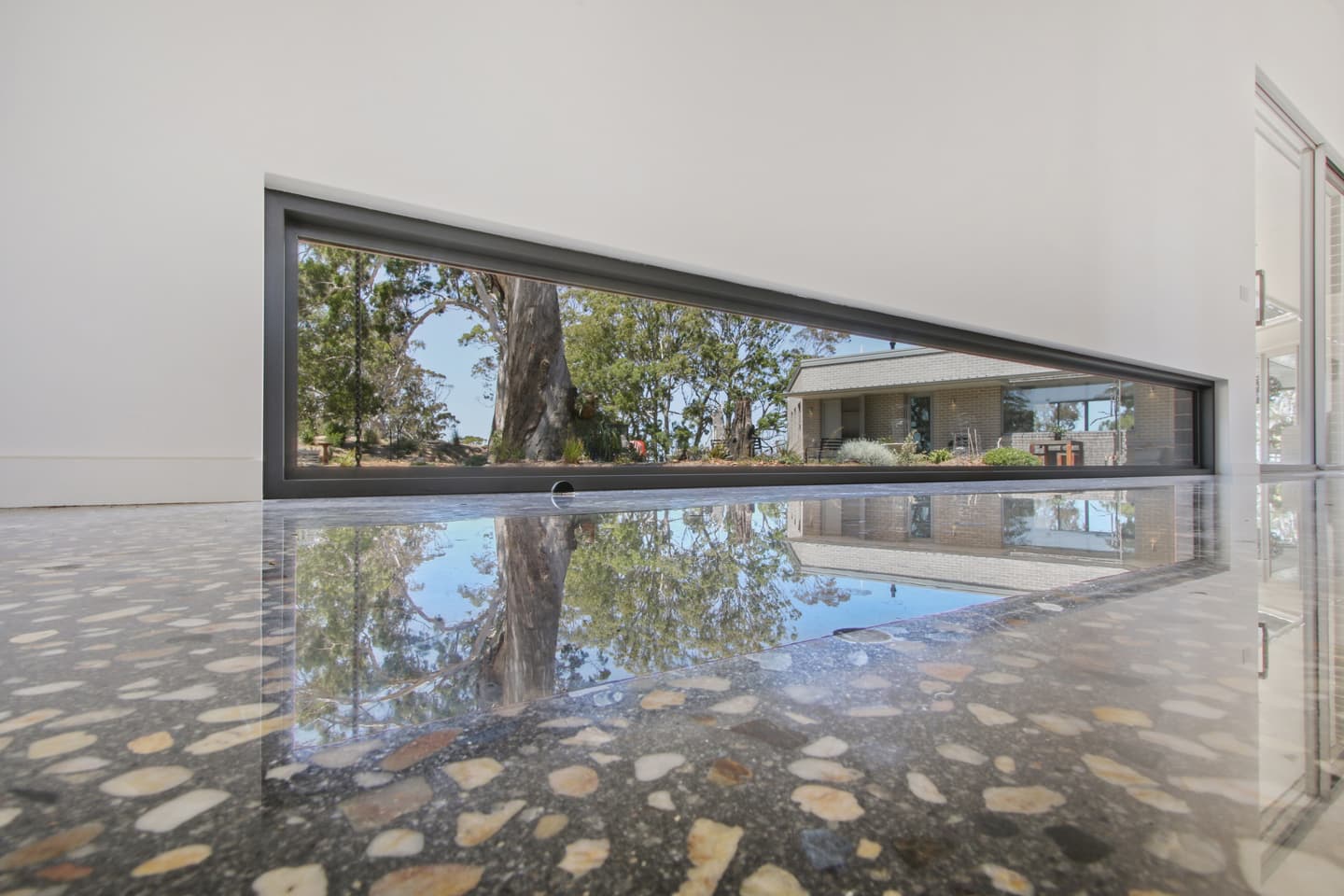 Magnum with Water Views - Image 18