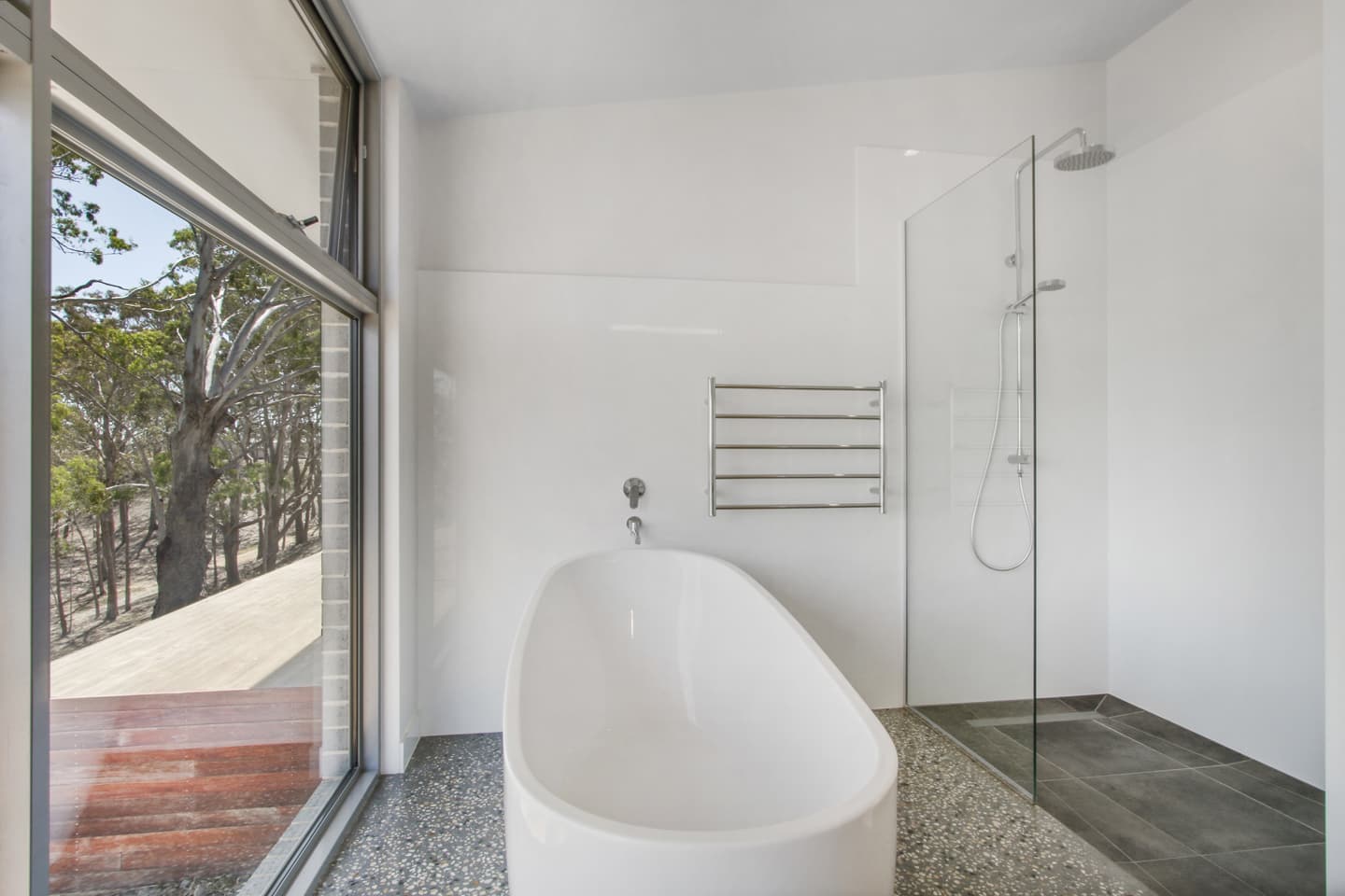 Magnum with Water Views - Image 19