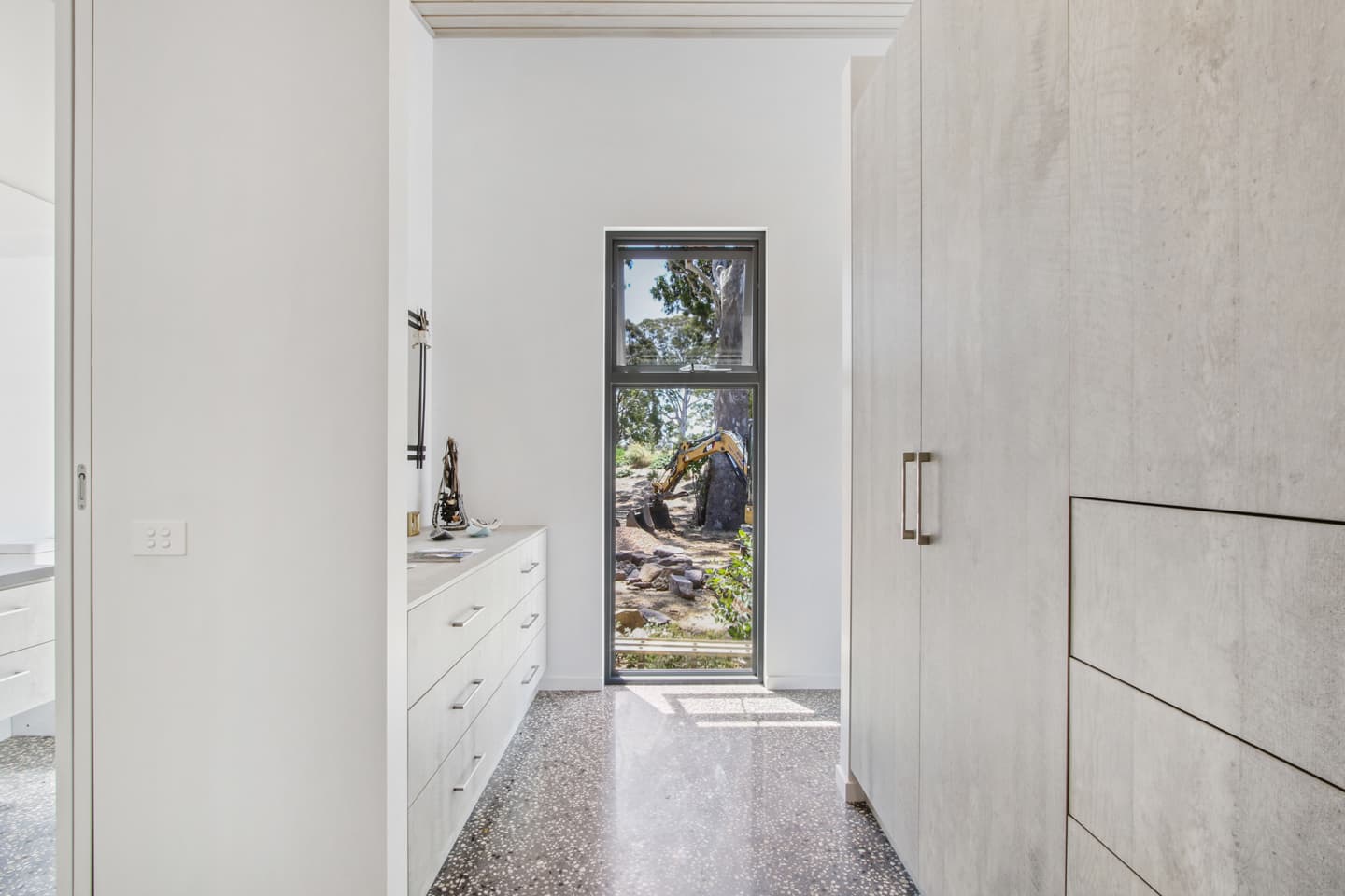 Magnum with Water Views - Image 5