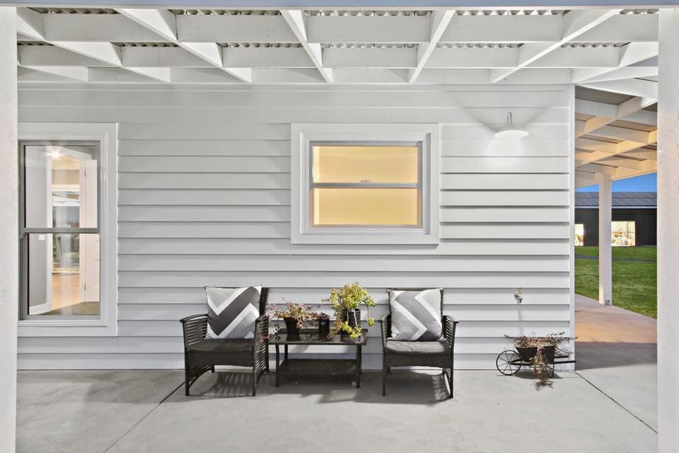 Magnum with Water Views - Image 4